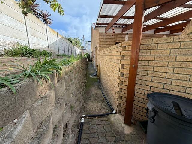 3 Bedroom Property for Sale in Fraaiuitsig Western Cape